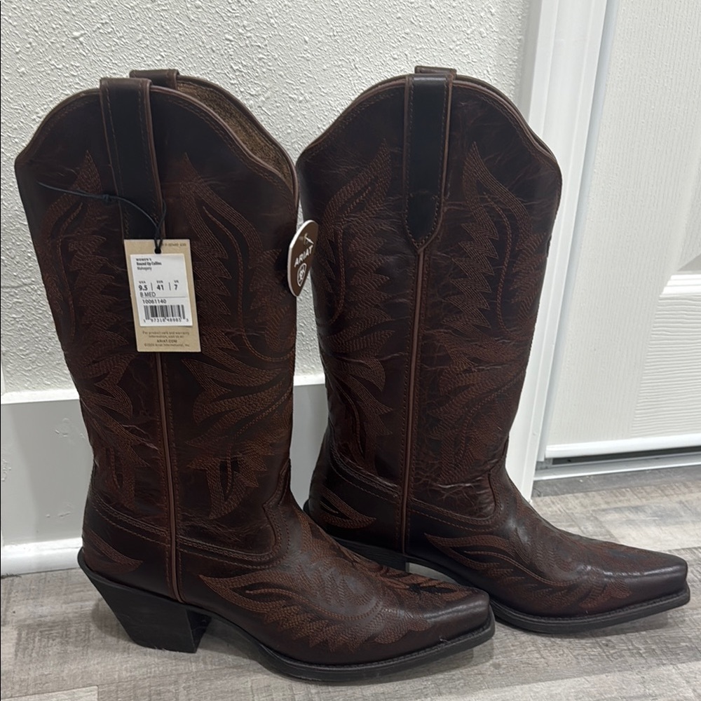 Women’s ARIAT Cowboy Boots - size 9.5 - round up Collins mahogany